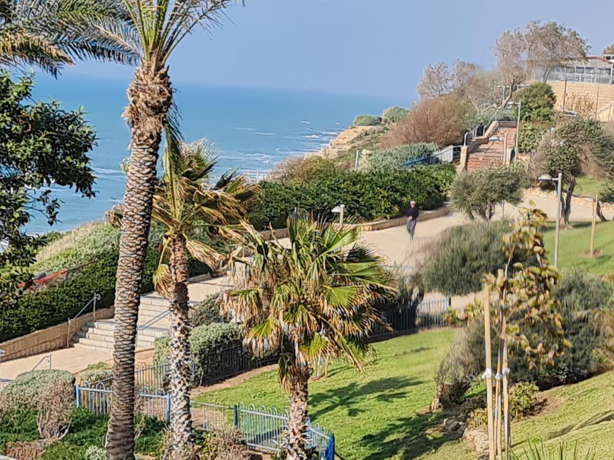 Magic On The Sea-Suites With A Private Jacuzzi And A Private Sea View Netanya Exterior foto
