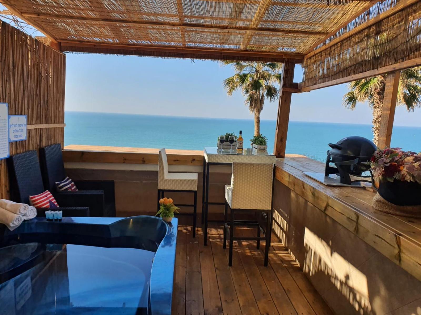 Magic On The Sea-Suites With A Private Jacuzzi And A Private Sea View Netanya Cameră foto